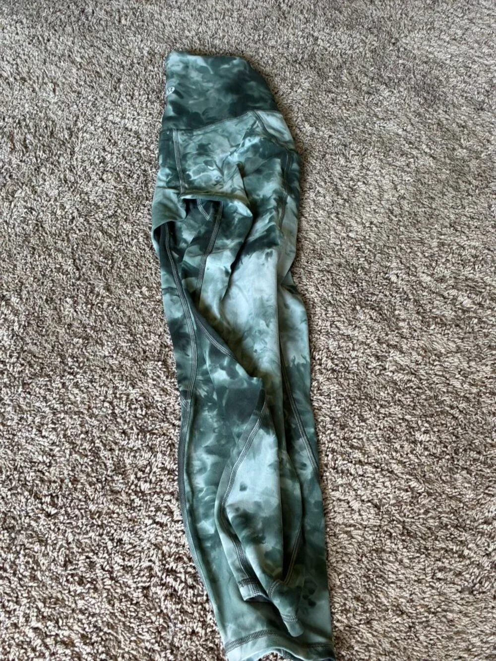 Lululemon Fast and Free Leggings, green marble, size 4 28